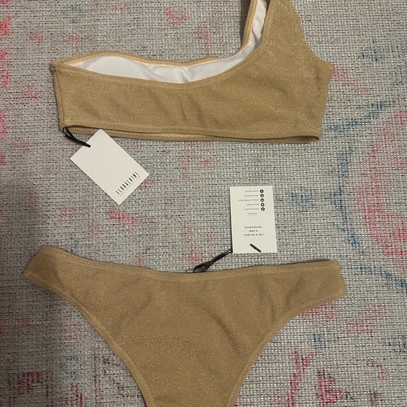 gold bikini - Picture 5 of 7